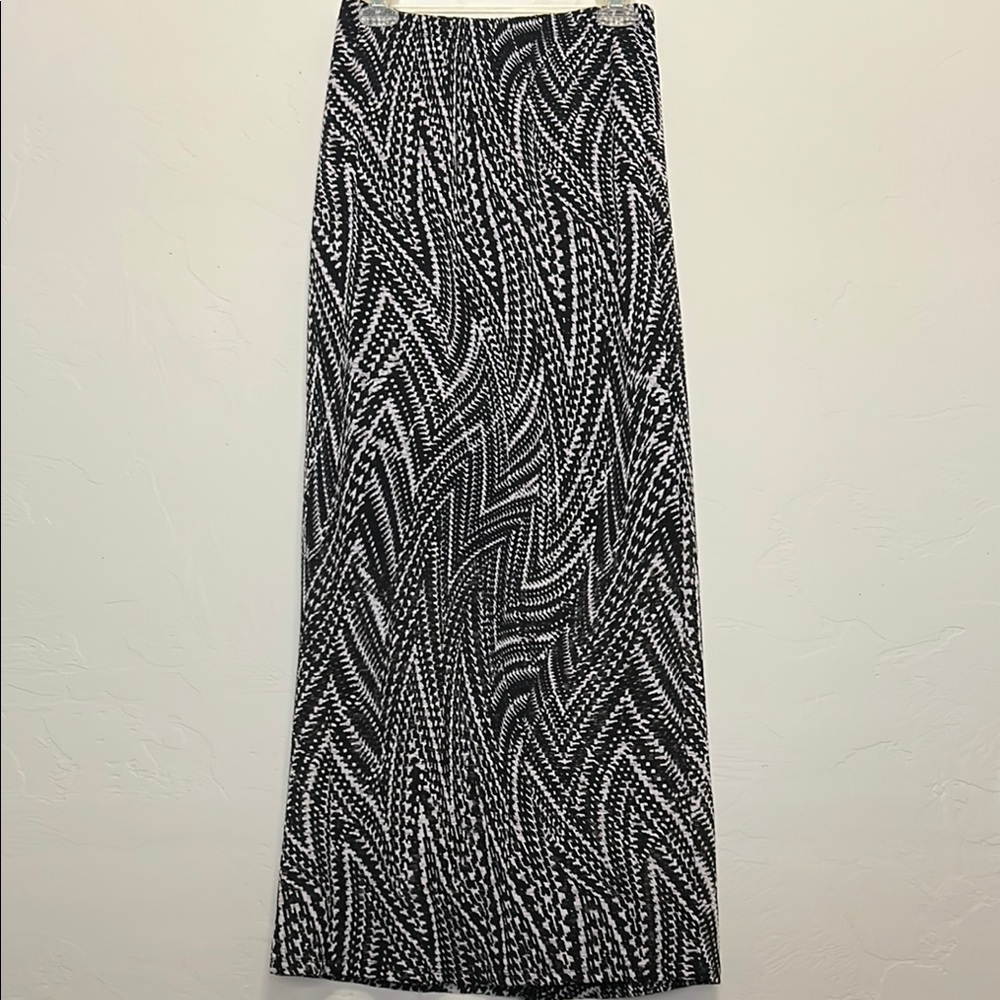 Bobeau Black & White Maxi Skirt - Picture 2 of 10